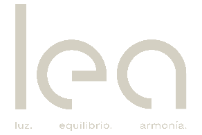 Lea Life nació sin prisa, como nacen las cosas que vienen del alma. De la calma, del silencio, de reconocimiento propio en cada paso. De volver a sentir que la vida tiene ritmo, y es hermoso bailar.